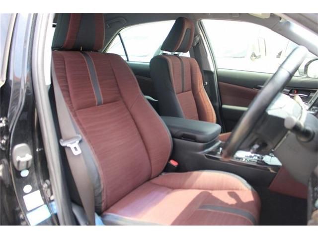 CROWN sedan hybrid