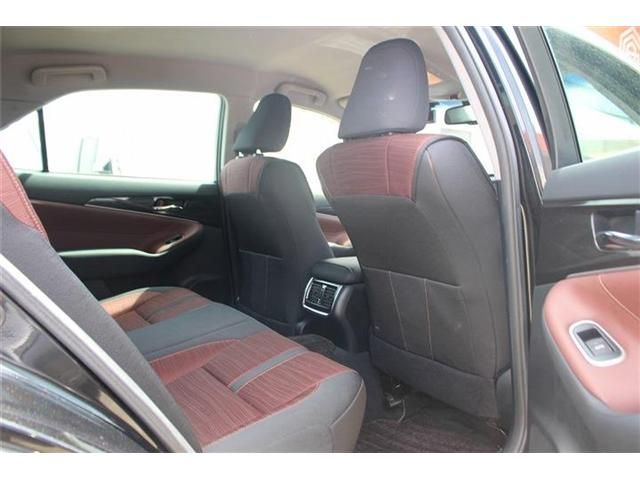 CROWN sedan hybrid