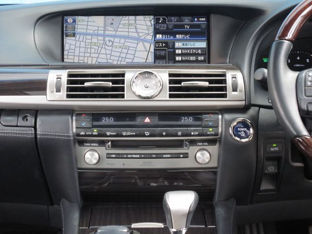 LEXUS LS600hL