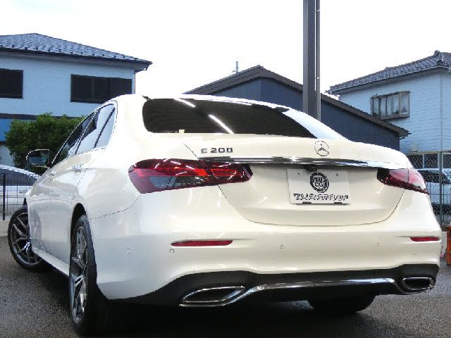 MERCEDES BENZ E class sedan