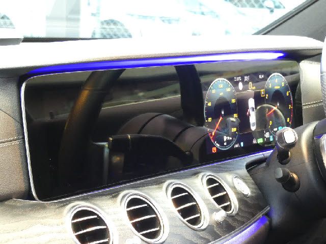MERCEDES BENZ E class sedan