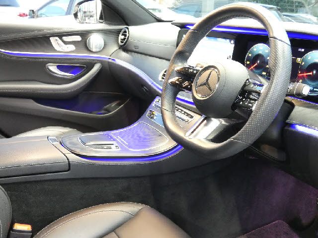 MERCEDES BENZ E class sedan