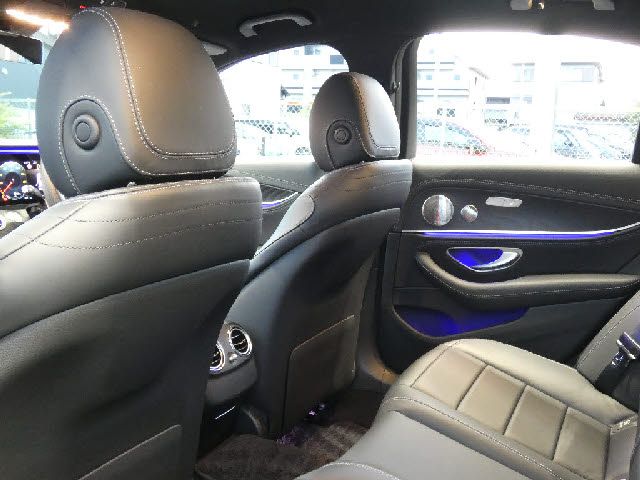MERCEDES BENZ E class sedan