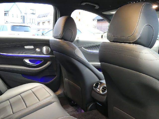 MERCEDES BENZ E class sedan