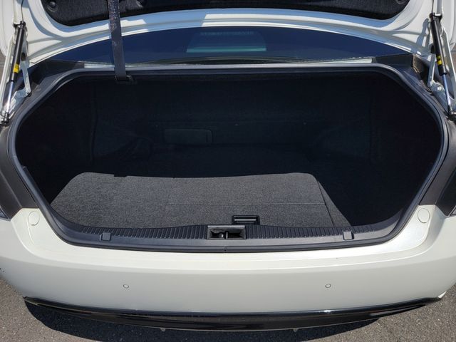 CROWN sedan hybrid