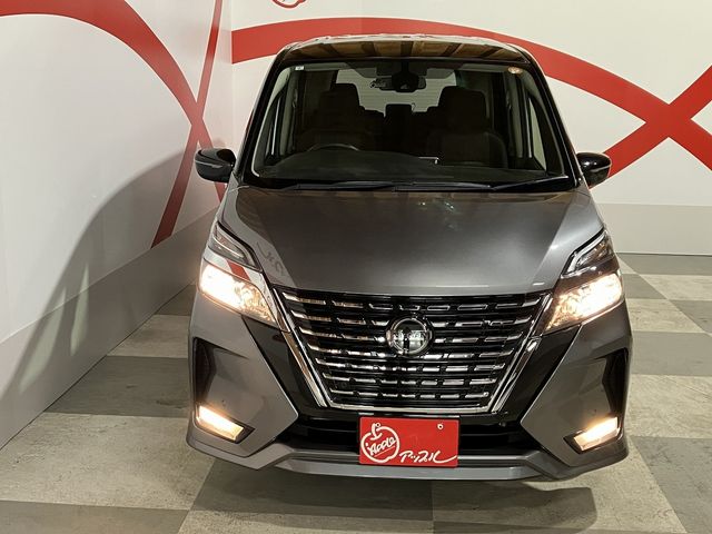 SERENA S-HYBRID 4WD