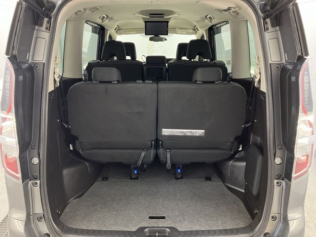 SERENA S-HYBRID 4WD
