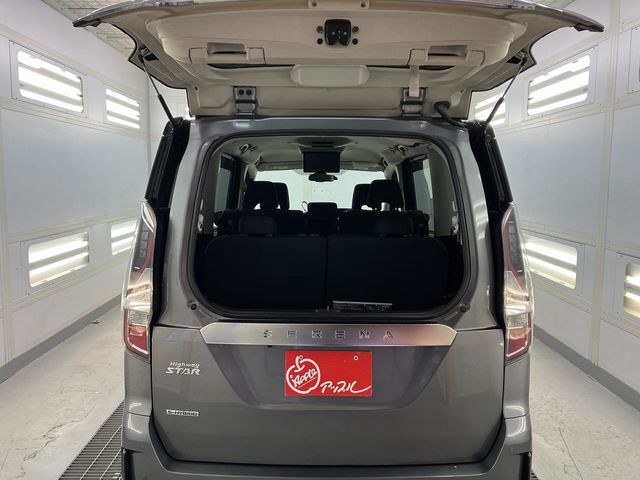 SERENA S-HYBRID 4WD