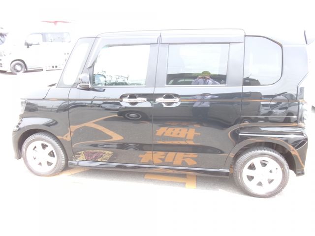 N BOX CUSTOM 4WD
