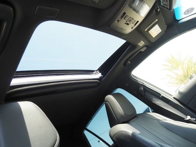 CROWN sedan hybrid