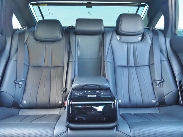 CROWN sedan hybrid