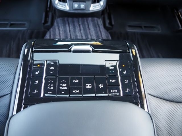 CROWN sedan hybrid
