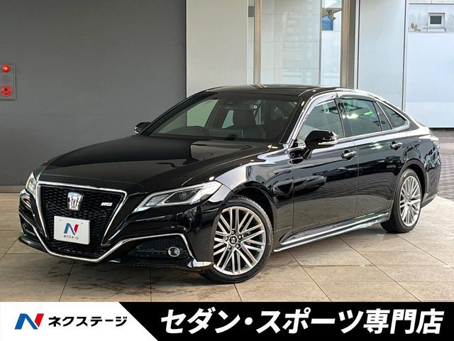 CROWN sedan hybrid