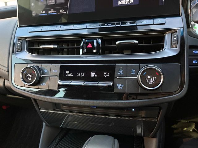 CROWN sedan hybrid