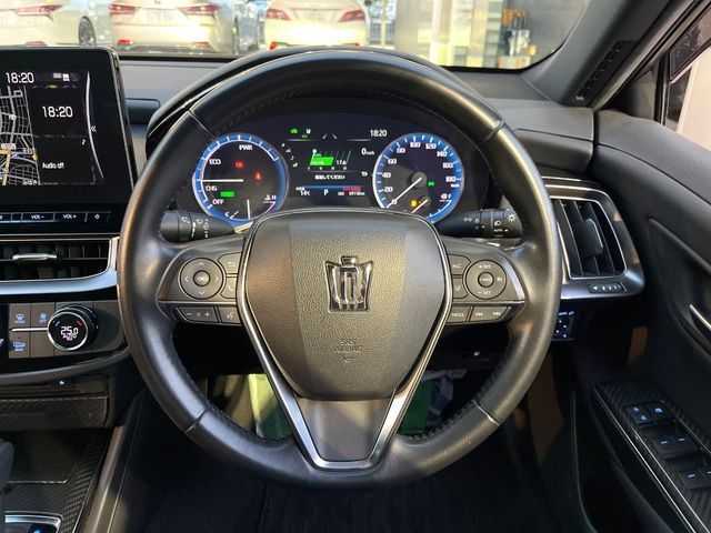 CROWN sedan hybrid