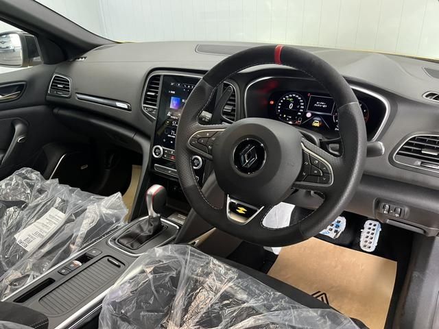 RENAULT MEGANE hatchback