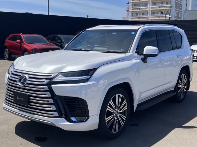 LEXUS LX600