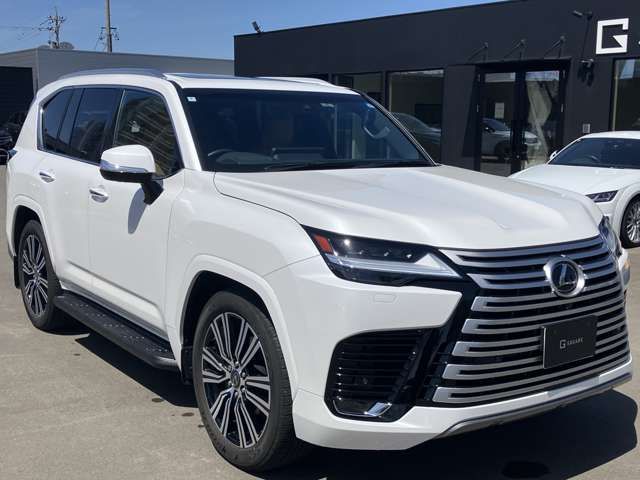 LEXUS LX600