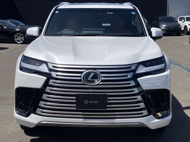 LEXUS LX600