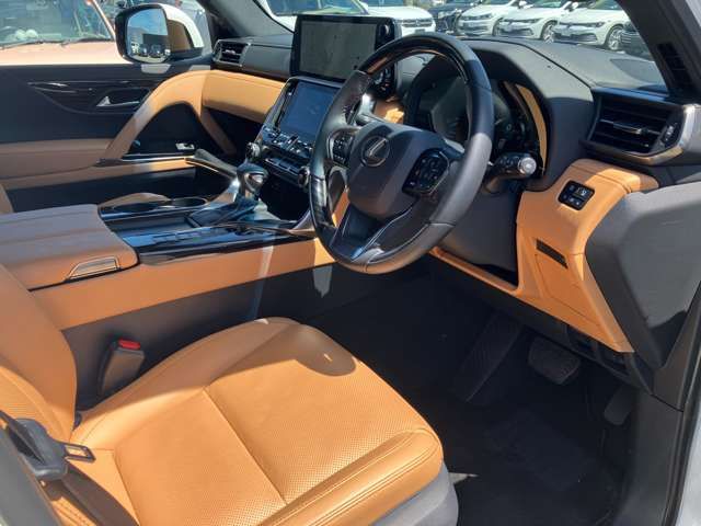 LEXUS LX600
