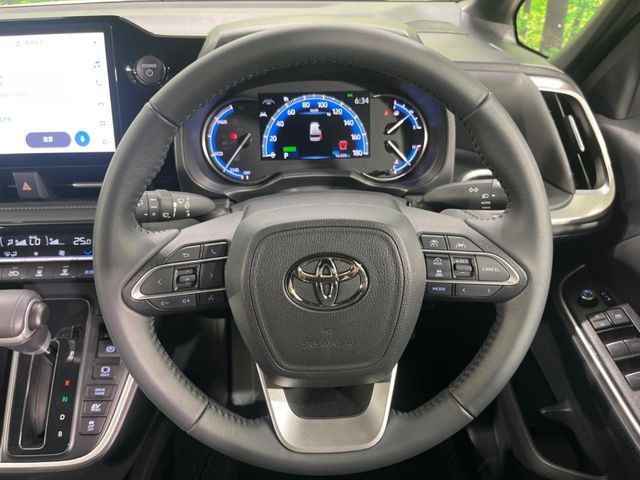 VOXY HYBRID