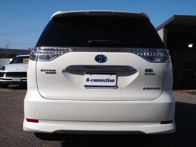 ESTIMA HYBRID 4WD