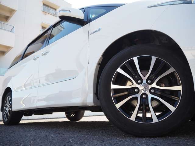 ESTIMA HYBRID 4WD
