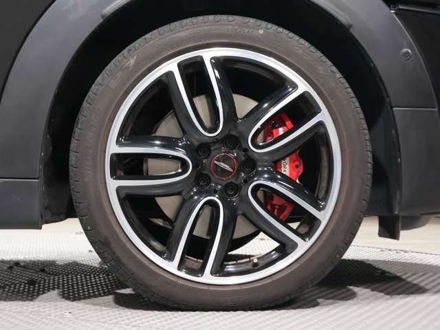 BMW MINI CROSSOVER