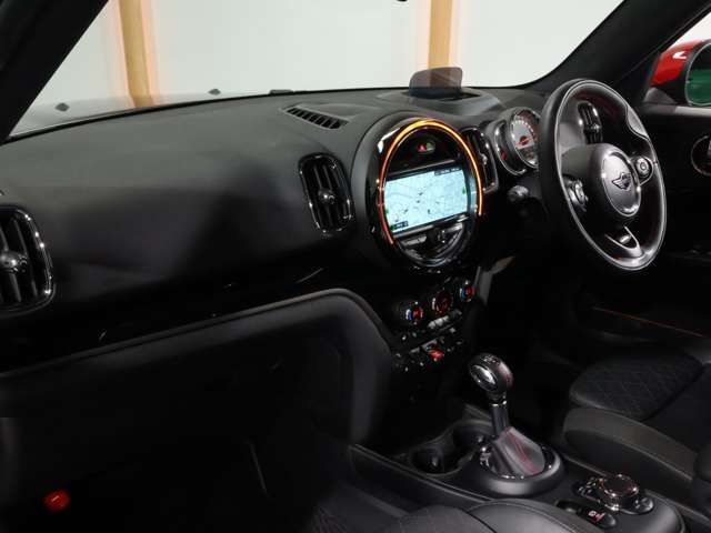 BMW MINI CROSSOVER