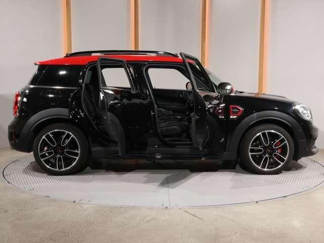 BMW MINI CROSSOVER