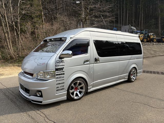 HIACE COMMUTER