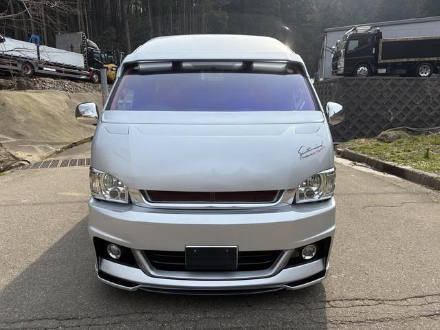HIACE COMMUTER