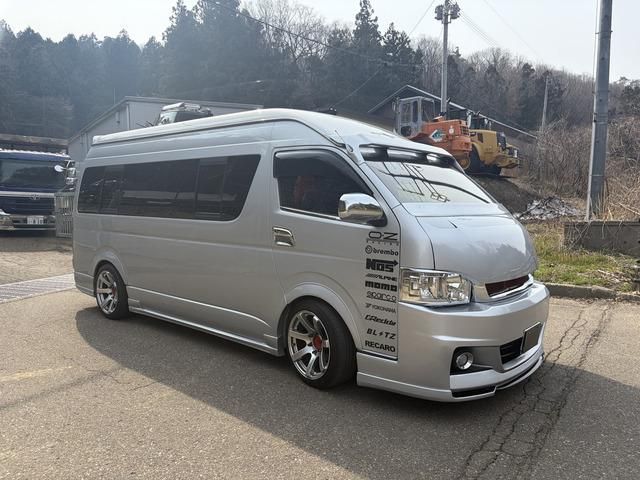 HIACE COMMUTER