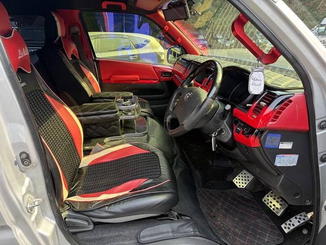 HIACE COMMUTER