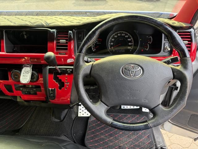 HIACE COMMUTER