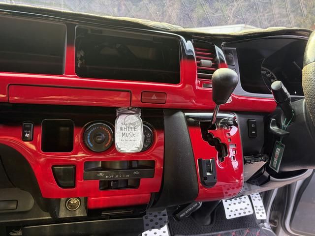 HIACE COMMUTER