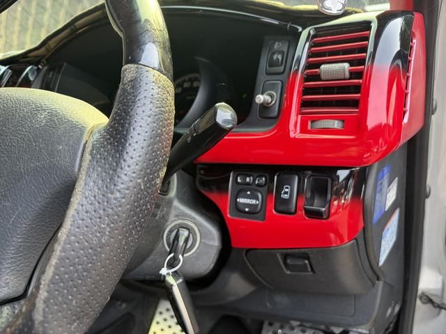 HIACE COMMUTER
