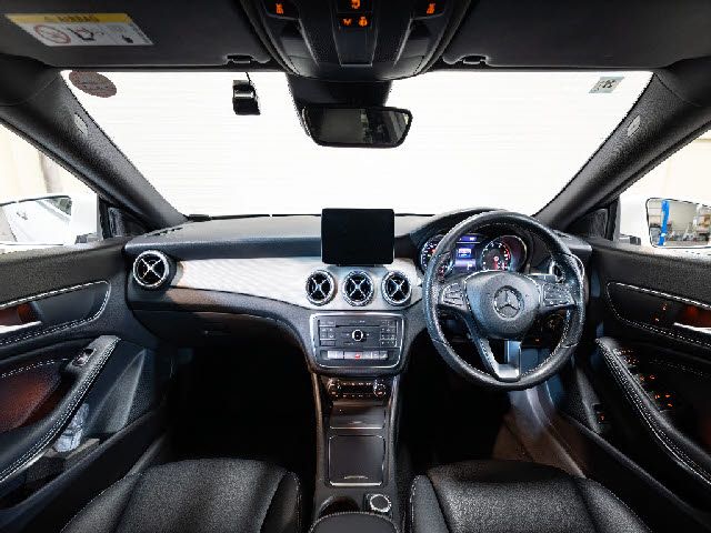 MERCEDES BENZ CLA Shooting Brake