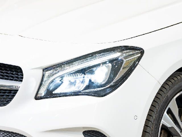 MERCEDES BENZ CLA Shooting Brake