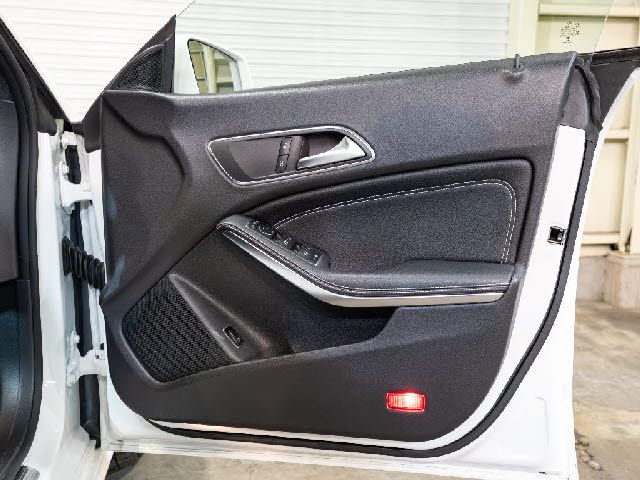 MERCEDES BENZ CLA Shooting Brake