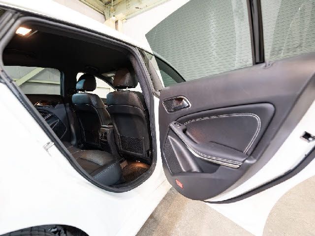 MERCEDES BENZ CLA Shooting Brake