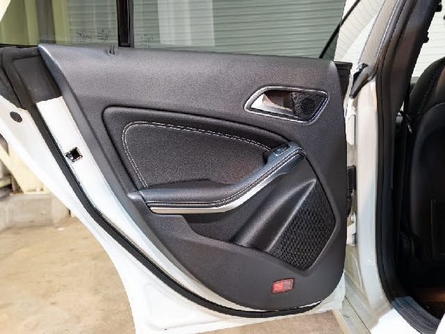 MERCEDES BENZ CLA Shooting Brake