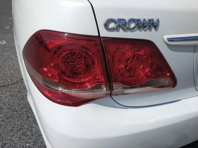 CROWN sedan