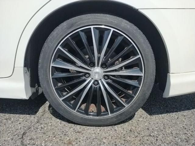CROWN sedan