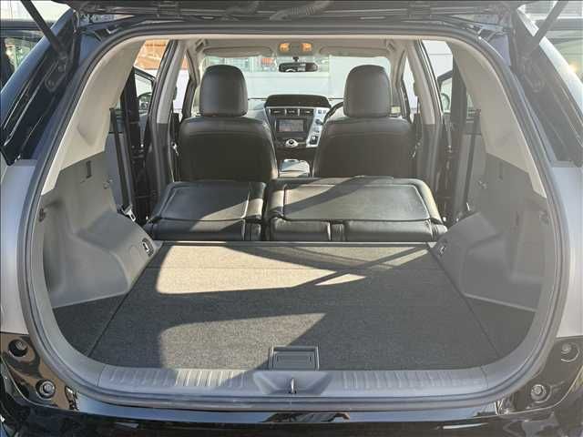 PRIUS Alpha