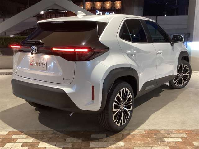 YARIS CROSS HYBRID