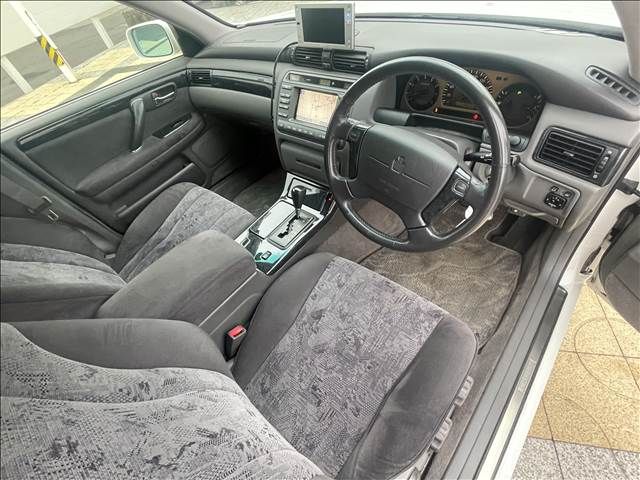CROWN sedan