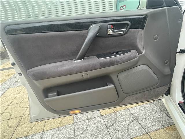 CROWN sedan