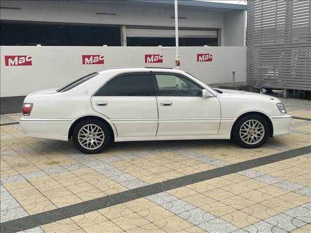 CROWN sedan
