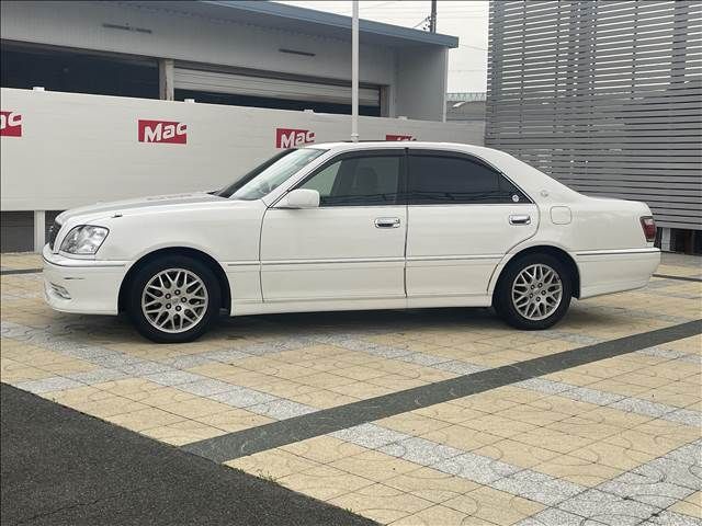 CROWN sedan